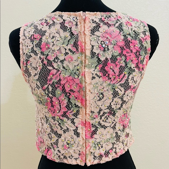 NEW Pink Lace Floral Rhinestone Crop Top - Size 4 - Picture 4 of 9